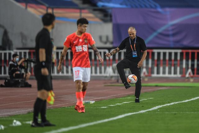 保密工作到位！父亲看到篮协官宣得知赵睿交易