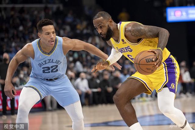 最强阵容!詹库杜恩末节合砍29分 美国13分逆转